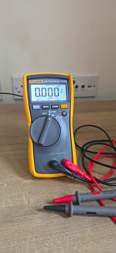 Fluke 113 true rms multimeter - 113,